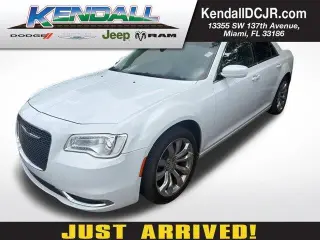 Chrysler 300 2016 Limited 4dr Sedan