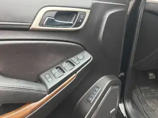 GMC Yukon XL 2019 4x4 Denali 4dr SUV
