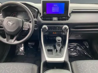Toyota RAV4 2025 XLE 4dr SUV