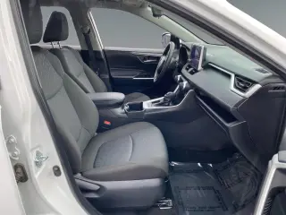 Toyota RAV4 2025 XLE 4dr SUV