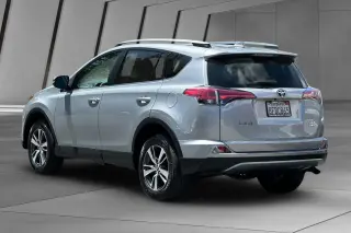 Toyota RAV4 2018 AWD XLE 4dr SUV