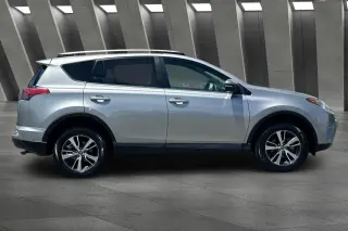 Toyota RAV4 2018 AWD XLE 4dr SUV
