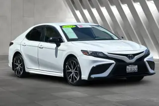 Toyota Camry Hybrid 2024 SE 4dr Sedan