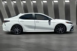 Toyota Camry Hybrid 2024 SE 4dr Sedan