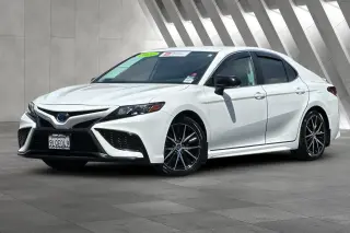 Toyota Camry Hybrid 2024 SE 4dr Sedan