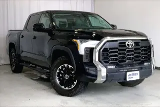 Toyota Tundra 2024 4x4 SR5 4dr CrewMax Cab Pickup SB