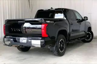 Toyota Tundra 2024 4x4 SR5 4dr CrewMax Cab Pickup SB