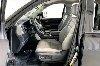 Toyota Tundra 2024 4x4 SR5 4dr CrewMax Cab Pickup SB