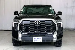 Toyota Tundra 2024 4x4 SR5 4dr CrewMax Cab Pickup SB