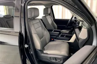 Toyota Tundra 2024 4x4 SR5 4dr CrewMax Cab Pickup SB