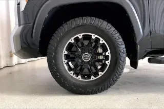 Toyota Tundra 2024 4x4 SR5 4dr CrewMax Cab Pickup SB