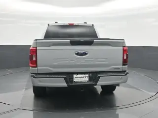 Ford F-150 2023 4x2 XL 4dr SuperCrew 5.5 ft. SB