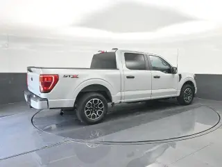 Ford F-150 2023 4x2 XL 4dr SuperCrew 5.5 ft. SB