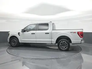 Ford F-150 2023 4x2 XL 4dr SuperCrew 5.5 ft. SB