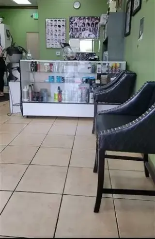 La tia hair cut