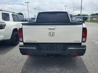 Honda Ridgeline 2017 AWD RTL-E 4dr Crew Cab 5.3 ft. SB