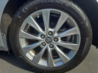 Toyota Camry 2017 XLE 4dr Sedan