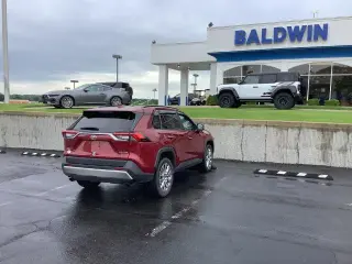 Toyota RAV4 2024 AWD Limited 4dr SUV