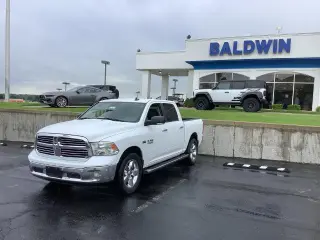 Ram 1500 2017 4x4 Big Horn 4dr Crew Cab 5.5 ft. SB Pickup