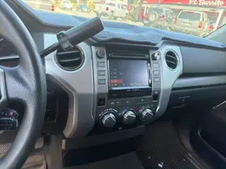 Toyota Tundra 2018 4x2 SR5 4dr Double Cab Pickup SB (5.7L V8)
