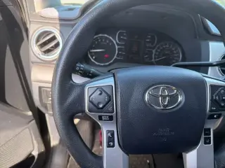 Toyota Tundra 2018 4x2 SR5 4dr Double Cab Pickup SB (5.7L V8)