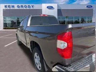 Toyota Tundra 2018 4x2 SR5 4dr Double Cab Pickup SB (5.7L V8)