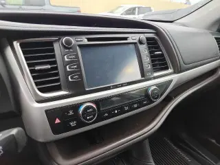 Toyota Highlander 2019 SE 4dr SUV
