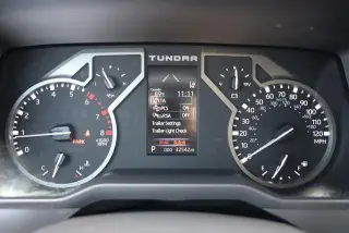 Toyota Tundra 2022 4x2 SR5 4dr CrewMax Cab Pickup SB