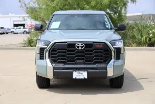 Toyota Tundra 2022 4x2 SR5 4dr CrewMax Cab Pickup SB