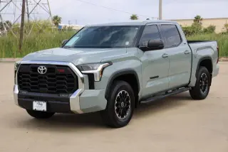 Toyota Tundra 2022 4x2 SR5 4dr CrewMax Cab Pickup SB