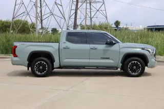 Toyota Tundra 2022 4x2 SR5 4dr CrewMax Cab Pickup SB