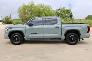 Toyota Tundra 2022 4x2 SR5 4dr CrewMax Cab Pickup SB