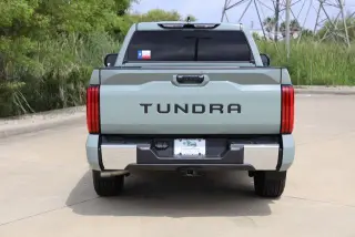 Toyota Tundra 2022 4x2 SR5 4dr CrewMax Cab Pickup SB