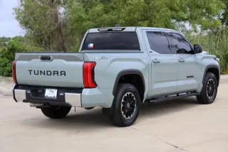 Toyota Tundra 2022 4x2 SR5 4dr CrewMax Cab Pickup SB