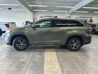 Toyota Highlander 2016 AWD XLE 4dr SUV