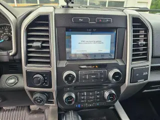 Ford F-150 2018 4x4 XLT 4dr SuperCrew 5.5 ft. SB