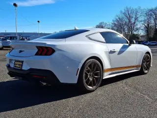 Ford Mustang 2024 EcoBoost Premium 2dr Fastback