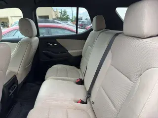 Chevrolet Traverse 2023 4x4 LS 4dr SUV w/1LS