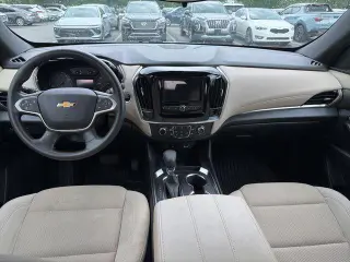 Chevrolet Traverse 2023 4x4 LS 4dr SUV w/1LS