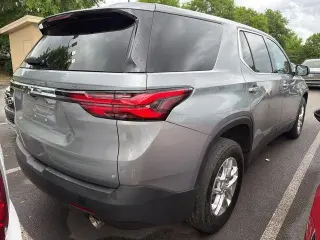 Chevrolet Traverse 2023 4x4 LS 4dr SUV w/1LS