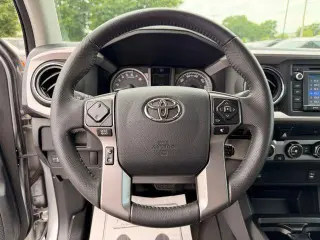 Toyota Tacoma 2017 4x4 SR5 V6 4dr Double Cab 5.0 ft SB