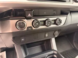 Toyota Tacoma 2017 4x4 SR5 V6 4dr Double Cab 5.0 ft SB