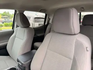 Toyota Tacoma 2017 4x4 SR5 V6 4dr Double Cab 5.0 ft SB