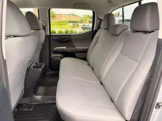 Toyota Tacoma 2017 4x4 SR5 V6 4dr Double Cab 5.0 ft SB