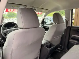 Toyota Tacoma 2017 4x4 SR5 V6 4dr Double Cab 5.0 ft SB