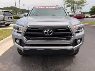 Toyota Tacoma 2017 4x4 SR5 V6 4dr Double Cab 5.0 ft SB