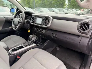 Toyota Tacoma 2017 4x4 SR5 V6 4dr Double Cab 5.0 ft SB