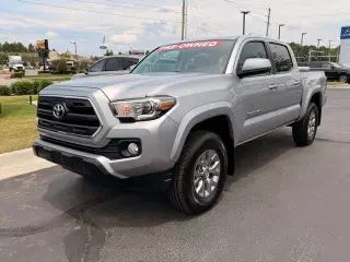 Toyota Tacoma 2017 4x4 SR5 V6 4dr Double Cab 5.0 ft SB