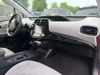 Toyota Prius 2020 LE 4dr Hatchback