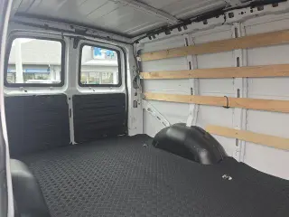 GMC Savana 2024 2500 3dr Cargo Van